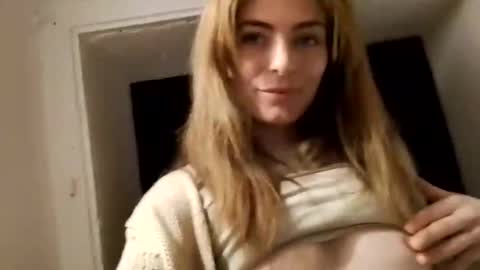 Snapshot of missfireplay chatting on 05-20-26, 12:17 missfireplay online show from 05-20-26, 12:17
