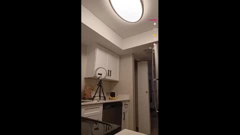 misshannaho online show from 10-06-25, 07:00