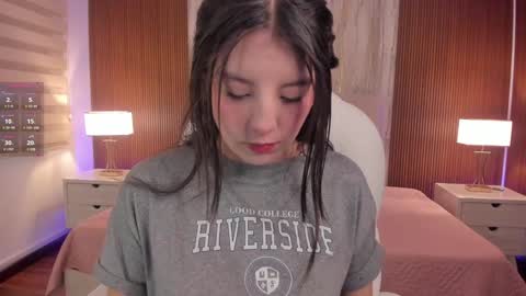 Bella Castillo online show from 01-16-25, 11:37