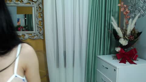 missjuliax online show from 12-06-24, 06:48