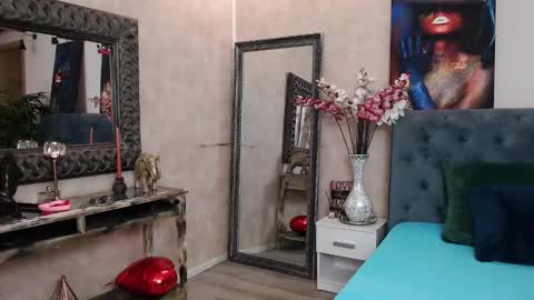 missjuliax online show from 12-30-24, 06:42