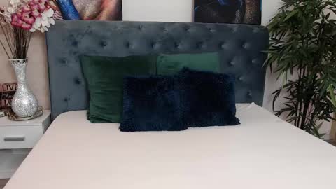 missjuliax online show from 01-08-25, 07:03