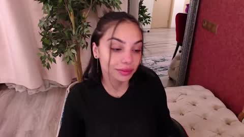 Snapshot of missjuliaxx chatting on 10-06-25, 06:11 missjuliaxx online show from 10-06-25, 06:11