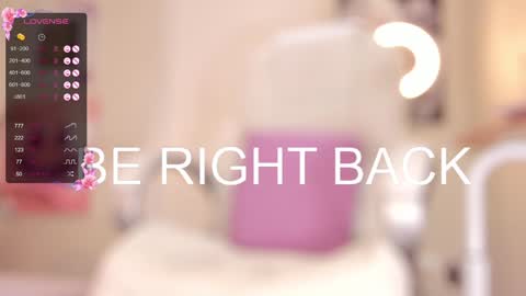 Snapshot of missketzaly chatting on 12-20-24, 04:57 Ania online show from 12-20-24, 04:57