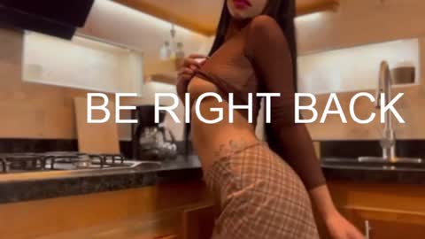 Snapshot of missketzaly chatting on 01-13-25, 01:28 Ania online show from 01-13-25, 01:28