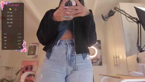 Snapshot of missketzaly chatting on 03-04-25, 01:49 Ania online show from 03-04-25, 01:49