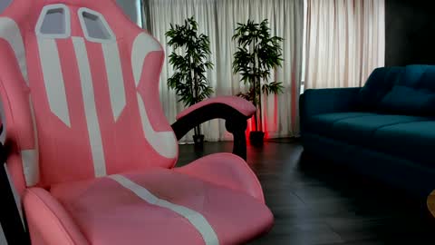 misskiarra online show from 01-11-25, 11:12