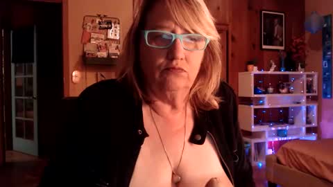 MissKittyFox online show from 12-12-24, 03:21