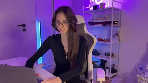 misslalii online show from 12-03-25, 07:56