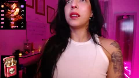 Snapshot of misslana_wn chatting on 10-10-25, 04:11 LanaLul online show from 10-10-25, 04:11