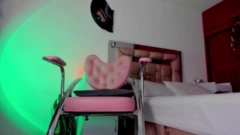 Lucye Robbie online show from 12-15-24, 02:30