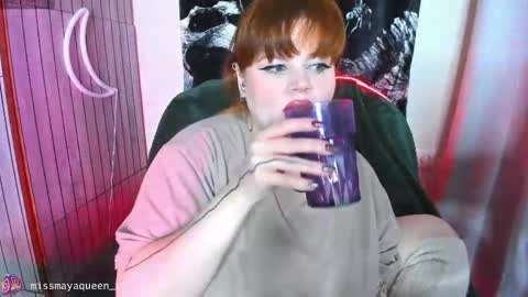 Snapshot of missmayaqueen chatting on 05-11-26, 12:44 Maya online show from 05-11-26, 12:44