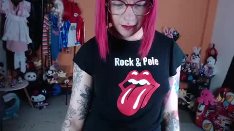 Miss Mia online show from 04-30-26, 01:39