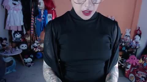 Miss Mia online show from 05-14-26, 01:07