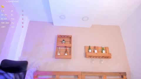 Mia  online show from 10-22-25, 11:43