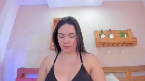 Mia  online show from 01-10-26, 11:45