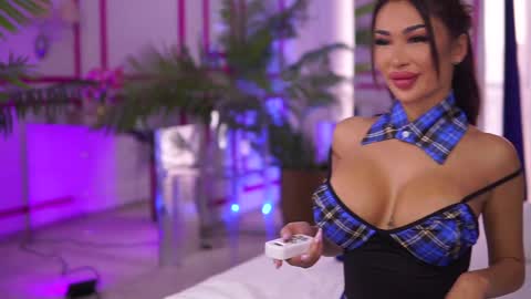 Snapshot of missmo0n chatting on 12-08-24, 11:35 Missmo0n online show from 12-08-24, 11:35