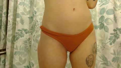 Snapshot of missmoonmagic13 chatting on 12-06-24, 12:12 Maxxx online show from 12-06-24, 12:12