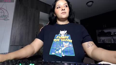 Snapshot of missmoonn chatting on 07-23-26, 09:35 MissMoon online show from 07-23-26, 09:35