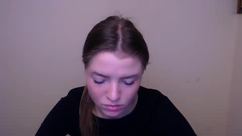 Snapshot of missoliviaa_ chatting on 02-12-25, 09:31 Olivia online show from 02-12-25, 09:31