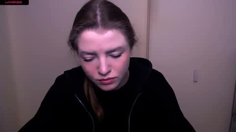 Snapshot of missoliviaa_ chatting on 02-22-25, 09:01 Olivia online show from 02-22-25, 09:01