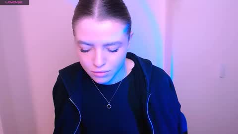 Olivia online show from 12-18-25, 09:37