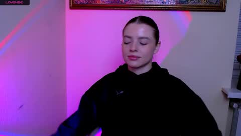 Olivia online show from 02-04-26, 06:52