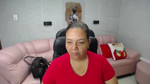 Snapshot of misspenelopenipples chatting on 01-14-25, 11:42 Penelope online show from 01-14-25, 11:42