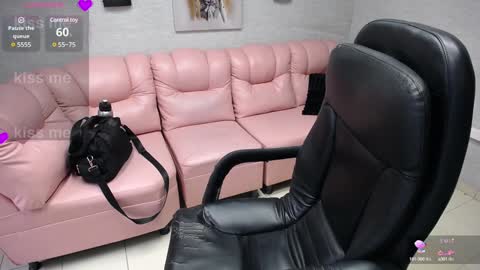 Snapshot of misspenelopenipples chatting on 01-27-25, 11:54 Penelope online show from 01-27-25, 11:54