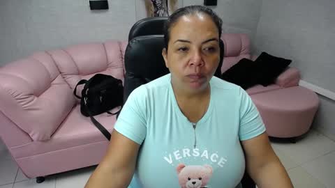 Snapshot of misspenelopenipples chatting on 01-29-25, 12:02 Penelope online show from 01-29-25, 12:02