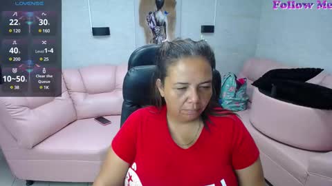 Snapshot of misspenelopenipples chatting on 03-04-25, 12:01 Penelope online show from 03-04-25, 12:01