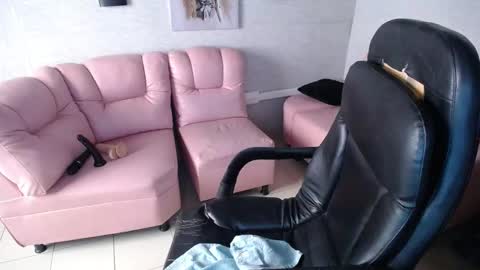 Snapshot of misspenelopenipples chatting on 03-11-25, 03:02 Penelope online show from 03-11-25, 03:02