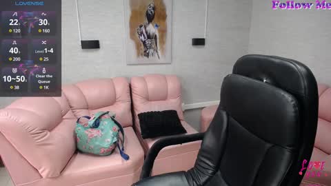 Snapshot of misspenelopenipples chatting on 03-12-25, 12:04 Penelope online show from 03-12-25, 12:04