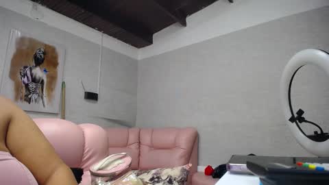 Snapshot of misspenelopenipples chatting on 09-18-25, 12:29 Penelope online show from 09-18-25, 12:29