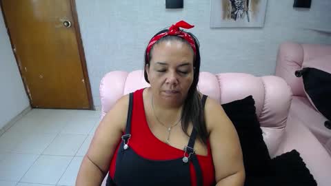 Snapshot of misspenelopenipples chatting on 09-24-25, 11:46 Penelope online show from 09-24-25, 11:46