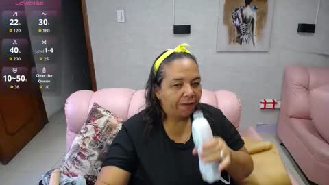 Snapshot of misspenelopenipples chatting on 10-14-25, 12:06 Penelope online show from 10-14-25, 12:06