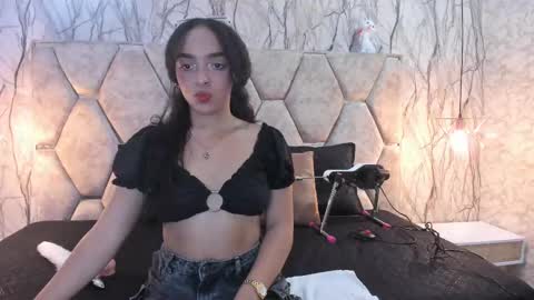 Sara  online show from 01-05-25, 05:41