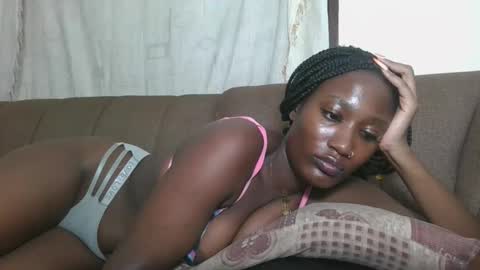 pretty gal online show from 10-20-25, 12:00