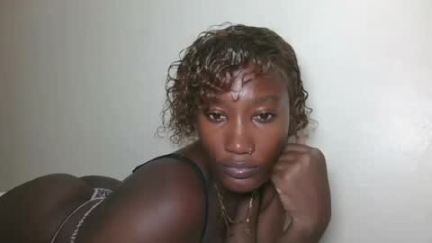 Snapshot of missprettygal chatting on 06-18-26, 05:17 pretty gal online show from 06-18-26, 05:17