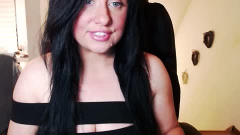 Missqueen1416 online show from 10-05-25, 07:34