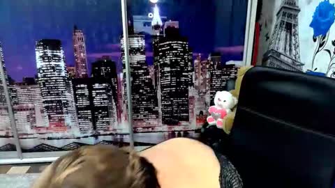 Snapshot of missritabella chatting on 10-29-25, 02:52 Rita online show from 10-29-25, 02:52