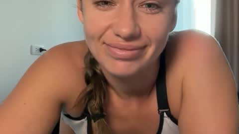 Snapshot of missroriann chatting on 05-02-26, 11:32 missroriann online show from 05-02-26, 11:32