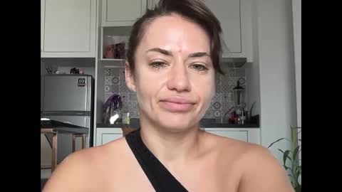 Snapshot of missroriann chatting on 05-14-26, 04:08 missroriann online show from 05-14-26, 04:08