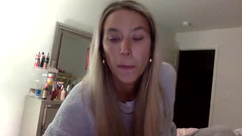 Snapshot of misss_alyssaaa chatting on 05-04-26, 01:01 Alyssa online show from 05-04-26, 01:01