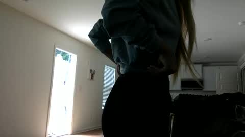 Snapshot of misss_alyssaaa chatting on 05-20-26, 03:07 Alyssa online show from 05-20-26, 03:07