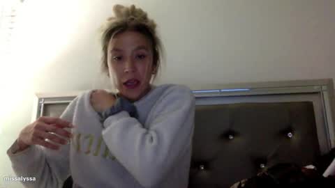 Snapshot of misss_alyssaaa chatting on 05-27-26, 04:31 Alyssa online show from 05-27-26, 04:31