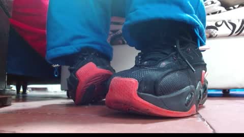 TELL ME MISS online show from 10-31-25, 04:52