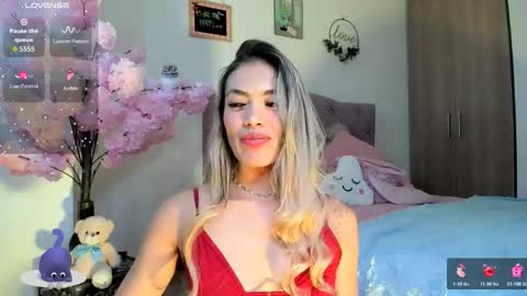 ... Independent model online show from 02-20-26, 06:26