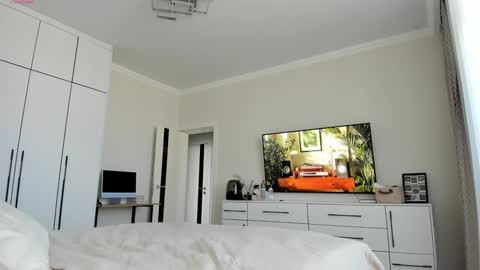 Snapshot of misssweettie chatting on 03-12-26, 12:00 You can call me Pretty online show from 03-12-26, 12:00