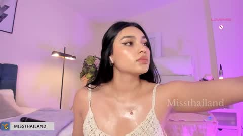 Snapshot of missthailand_ chatting on 01-15-25, 11:19 Fernanda Davila online show from 01-15-25, 11:19